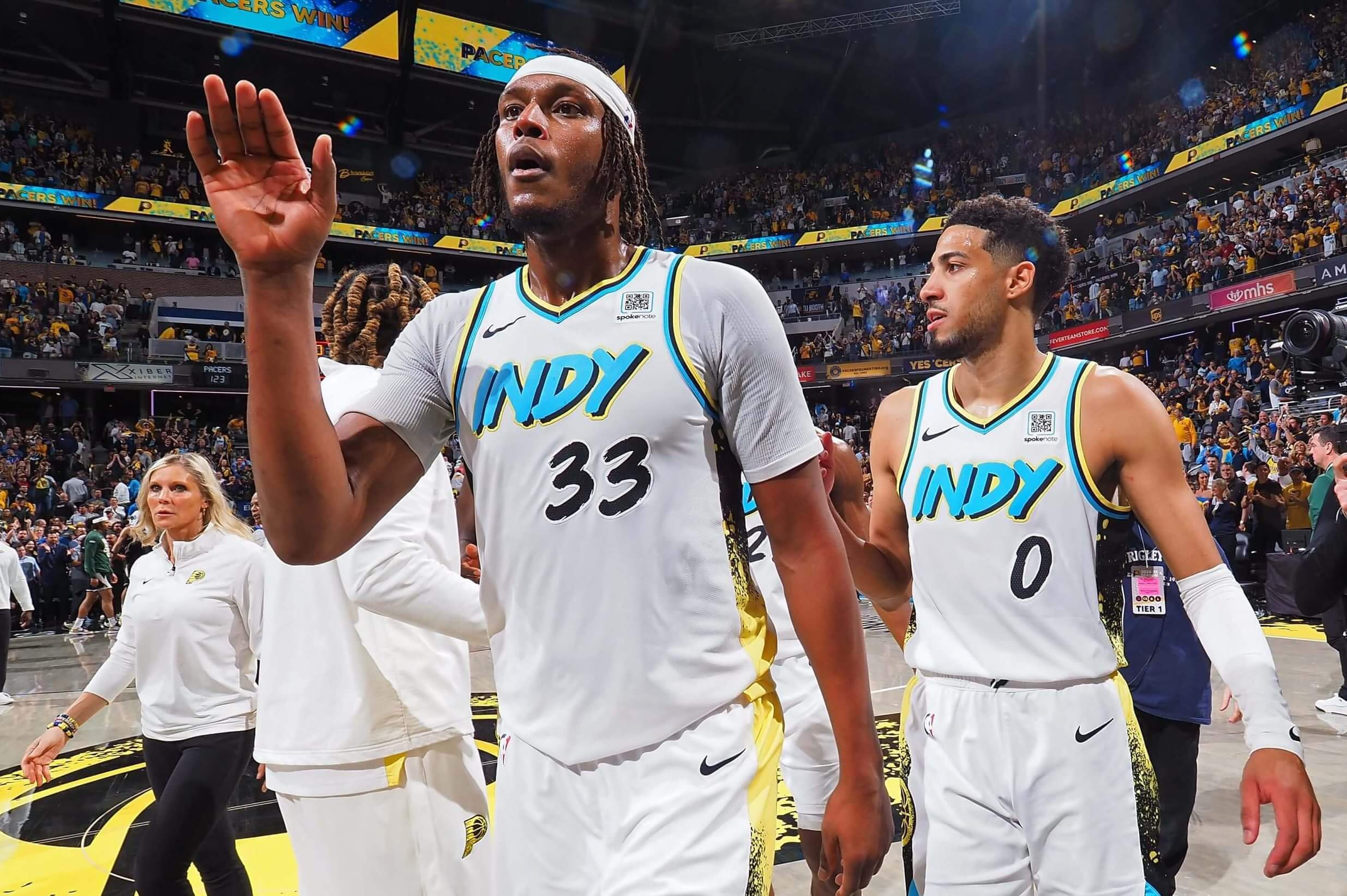 包含印第安纳步行者迎CBA季后赛关键赛今晚山东泰山止住颓势——葡超节点到来，媒体一致点评：上海久事豪取连胜备战西甲的词条